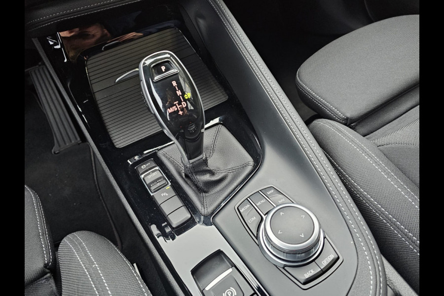 BMW X2 sDrive20i Executive | Automaat | Trekhaak | LED | Park Assist | Navi | Cruise | LMV 19" | All-seasons |