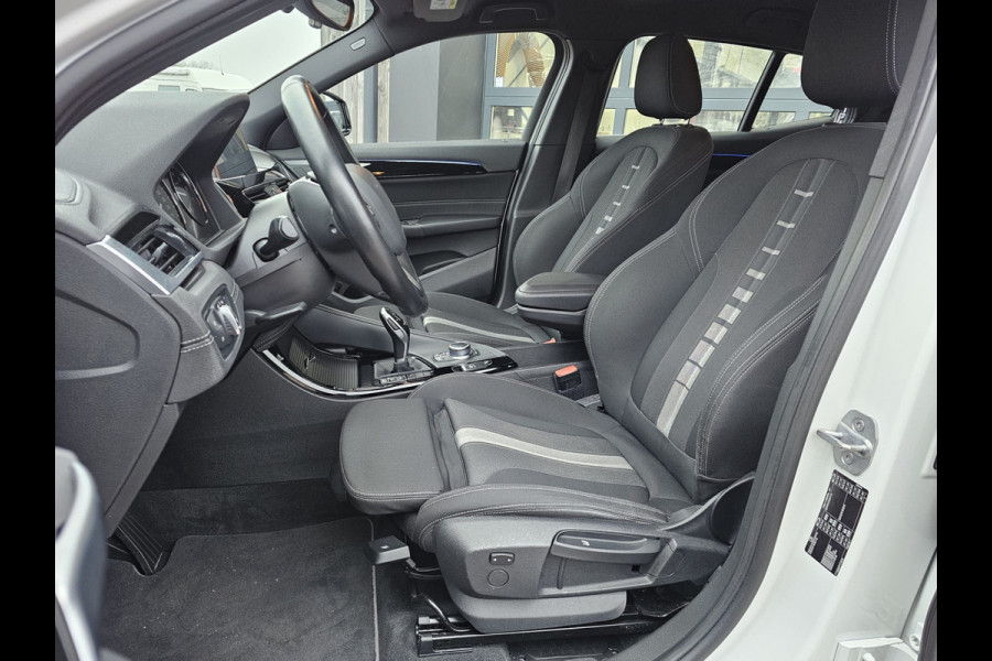 BMW X2 sDrive20i Executive | Automaat | Trekhaak | LED | Park Assist | Navi | Cruise | LMV 19" | All-seasons |