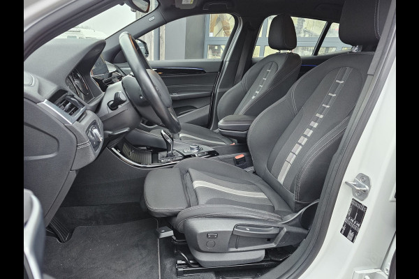 BMW X2 sDrive20i Executive | Automaat | Trekhaak | LED | Park Assist | Navi | Cruise | LMV 19" | All-seasons |