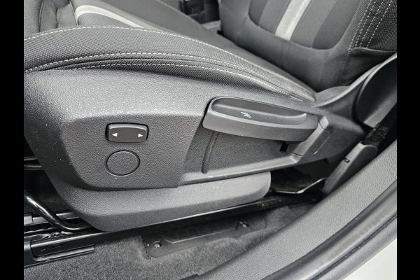 BMW X2 sDrive20i Executive | Automaat | Trekhaak | LED | Park Assist | Navi | Cruise | LMV 19" | All-seasons |