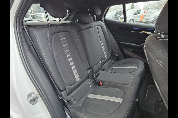 BMW X2 sDrive20i Executive | Automaat | Trekhaak | LED | Park Assist | Navi | Cruise | LMV 19" | All-seasons |
