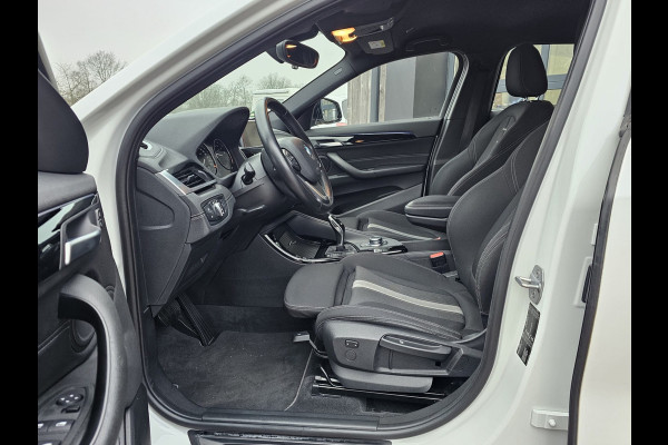 BMW X2 sDrive20i Executive | Automaat | Trekhaak | LED | Park Assist | Navi | Cruise | LMV 19" | All-seasons |