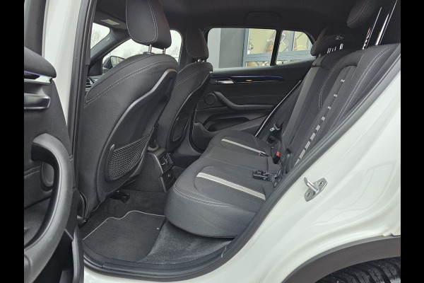 BMW X2 sDrive20i Executive | Automaat | Trekhaak | LED | Park Assist | Navi | Cruise | LMV 19" | All-seasons |