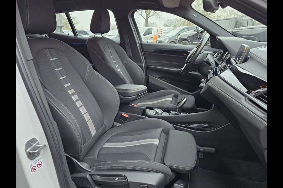 BMW X2 sDrive20i Executive | Automaat | Trekhaak | LED | Park Assist | Navi | Cruise | LMV 19" | All-seasons |