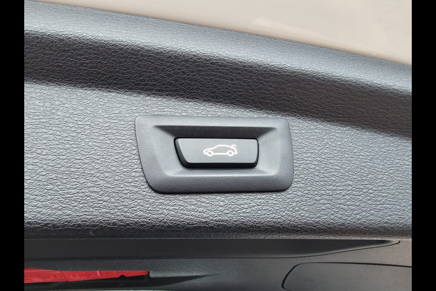 BMW X2 sDrive20i Executive | Automaat | Trekhaak | LED | Park Assist | Navi | Cruise | LMV 19" | All-seasons |