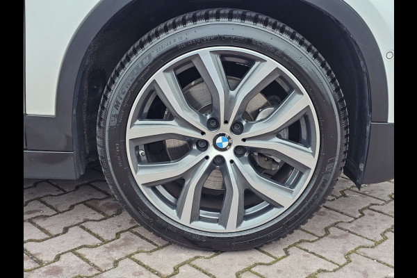 BMW X2 sDrive20i Executive | Automaat | Trekhaak | LED | Park Assist | Navi | Cruise | LMV 19" | All-seasons |