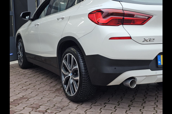 BMW X2 sDrive20i Executive | Automaat | Trekhaak | LED | Park Assist | Navi | Cruise | LMV 19" | All-seasons |