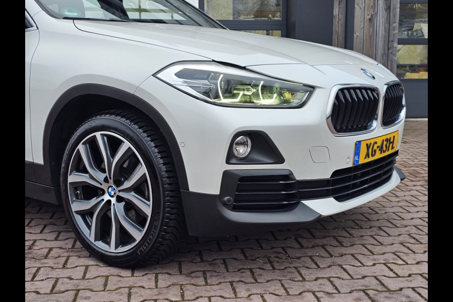 BMW X2 sDrive20i Executive | Automaat | Trekhaak | LED | Park Assist | Navi | Cruise | LMV 19" | All-seasons |