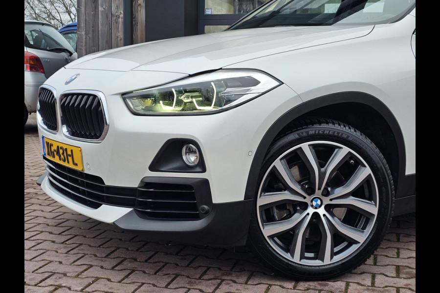 BMW X2 sDrive20i Executive | Automaat | Trekhaak | LED | Park Assist | Navi | Cruise | LMV 19" | All-seasons |