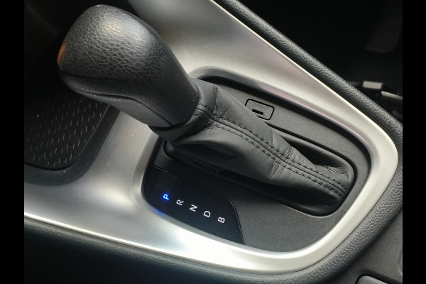 Toyota Yaris 1.5 Hybrid 115 Business Rijklaar + 12 maanden Bovag-garantie Henk Jongen Auto's in Helmond,  al 50 jaar service zoals 't hoort!