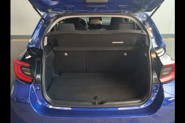 Toyota Yaris 1.5 Hybrid 115 Business Rijklaar + 12 maanden Bovag-garantie Henk Jongen Auto's in Helmond,  al 50 jaar service zoals 't hoort!