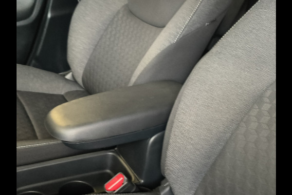 Toyota Yaris 1.5 Hybrid 115 Business Rijklaar + 12 maanden Bovag-garantie Henk Jongen Auto's in Helmond,  al 50 jaar service zoals 't hoort!