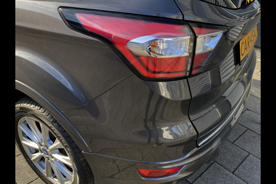 Ford Kuga 1.5 EcoBoost Vignale - Navigatie I Leer I Airco I Sport interieur & velgen I LED I PDC I Dealer onderhouden