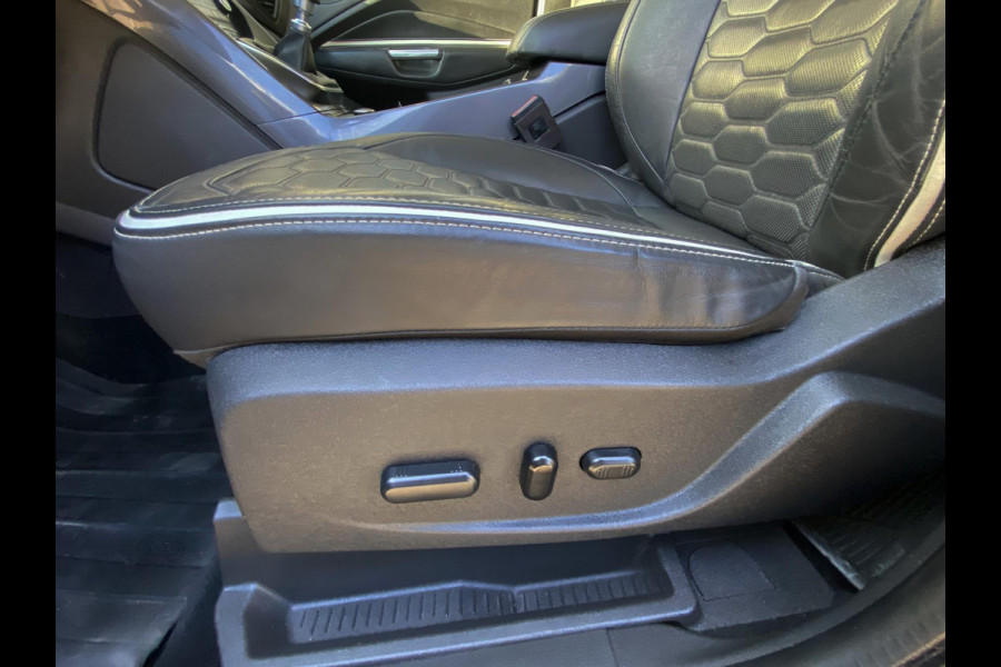 Ford Kuga 1.5 EcoBoost Vignale - Navigatie I Leer I Airco I Sport interieur & velgen I LED I PDC I Dealer onderhouden