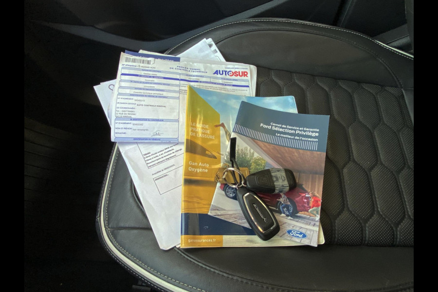 Ford Kuga 1.5 EcoBoost Vignale - Navigatie I Leer I Airco I Sport interieur & velgen I LED I PDC I Dealer onderhouden