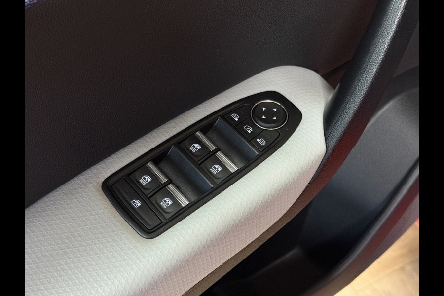 Renault Captur 1.3 TCe 155 Edition One | Groot Navi | ACC | Bose | 360 | 18"| Stoel & Stuur verwarming | 100 % Dealer onderhouden!