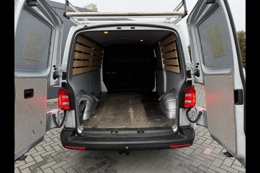 Volkswagen Transporter 2.0 TDI 150 PK / L2H1 / 1e EIG. / IMPERIAAL / TREKHAAK / AIRCO / CRUISE / PDC