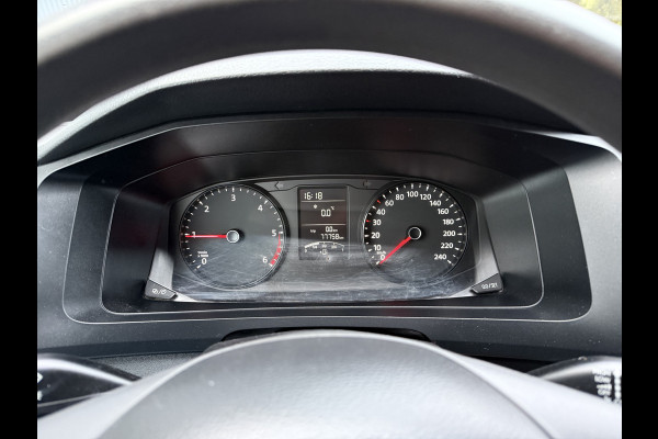 Volkswagen Transporter 2.0 TDI 150 PK / L2H1 / 1e EIG. / IMPERIAAL / TREKHAAK / AIRCO / CRUISE / PDC