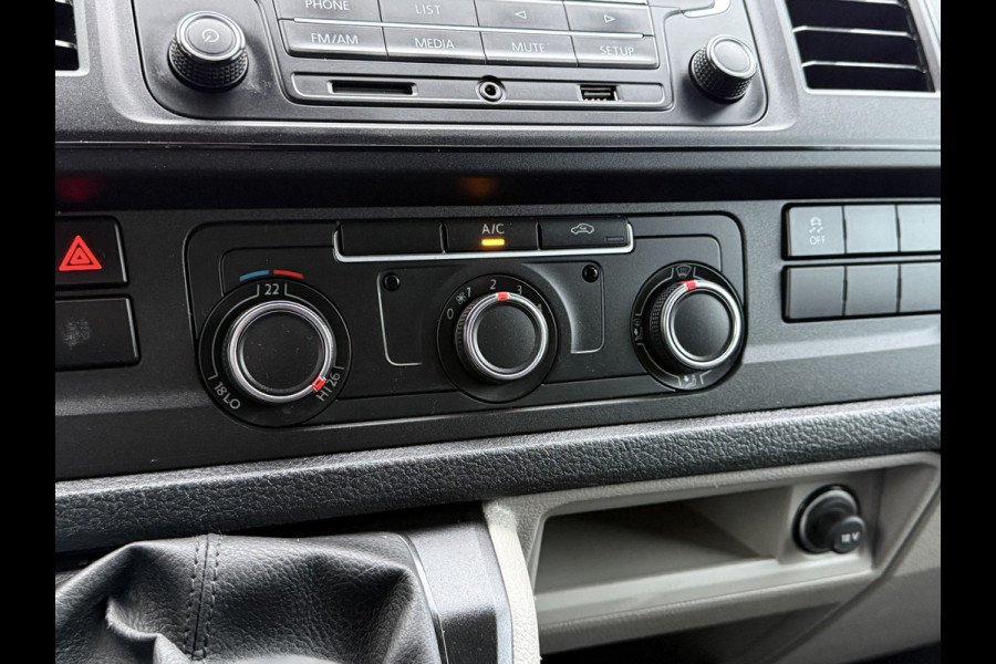 Volkswagen Transporter 2.0 TDI 150 PK / L2H1 / 1e EIG. / IMPERIAAL / TREKHAAK / AIRCO / CRUISE / PDC