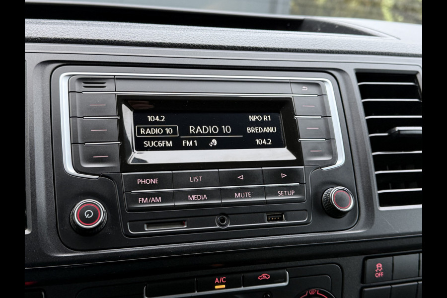 Volkswagen Transporter 2.0 TDI 150 PK / L2H1 / 1e EIG. / IMPERIAAL / TREKHAAK / AIRCO / CRUISE / PDC