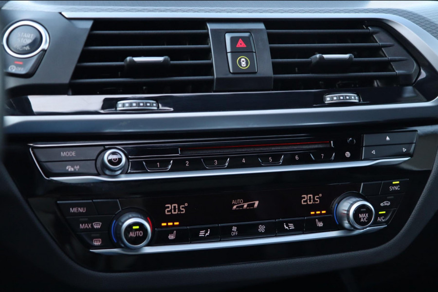 BMW X3 XDrive30i M Sport / PANO / HUD / LIVE COCKPIT / CAMERA / DEALER SERVICE