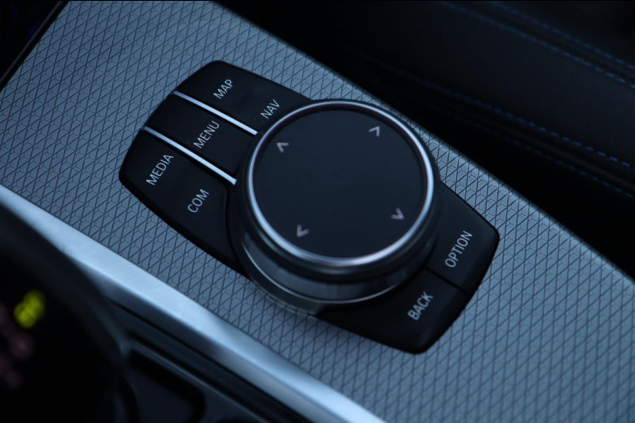 BMW X3 XDrive30i M Sport / PANO / HUD / LIVE COCKPIT / CAMERA / DEALER SERVICE