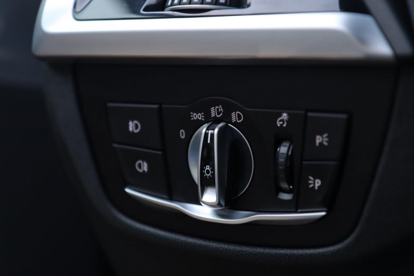 BMW X3 XDrive30i M Sport / PANO / HUD / LIVE COCKPIT / CAMERA / DEALER SERVICE