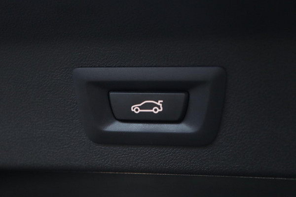 BMW X3 XDrive30i M Sport / PANO / HUD / LIVE COCKPIT / CAMERA / DEALER SERVICE