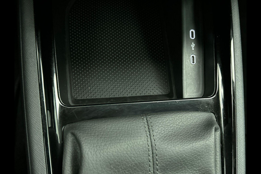 Škoda Kamiq 1.0 TSI Business Edition DSG | DEMO ! | Navigatie | Climate control | Cruise control | LED | Keyless | Achteruitrijcamera | Parkeersensoren | Apple Carplay/ Android Auto | Radio