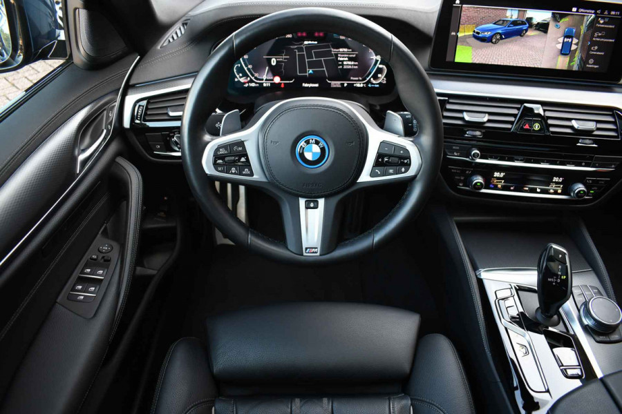 BMW 5 Serie 530e M-Sport Pano Trekh ACC HUD 360 Laser El-Klep