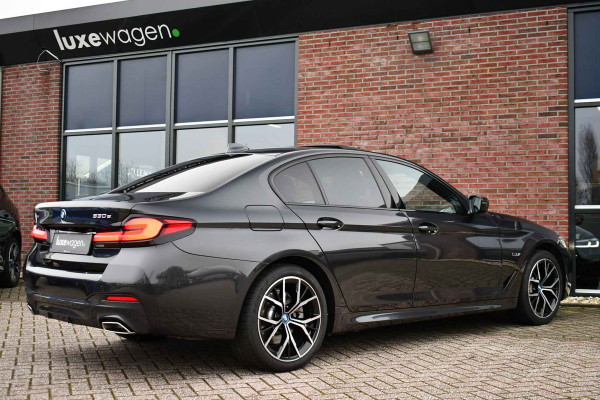 BMW 5 Serie 530e M-Sport Pano Trekh ACC HUD 360 Laser El-Klep