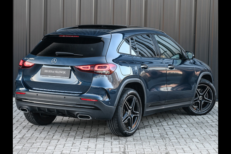 Mercedes-Benz GLA 250 e AMG Line · Panoramadak · Elektr. verst. stoelen · Ambiance sfeerverlichting · Stoelverwarming · Achteruitrijcamera ·