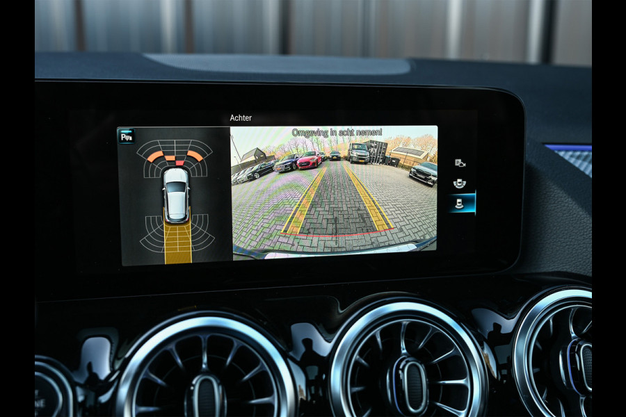 Mercedes-Benz GLA 250 e AMG Line · Panoramadak · Elektr. verst. stoelen · Ambiance sfeerverlichting · Stoelverwarming · Achteruitrijcamera ·