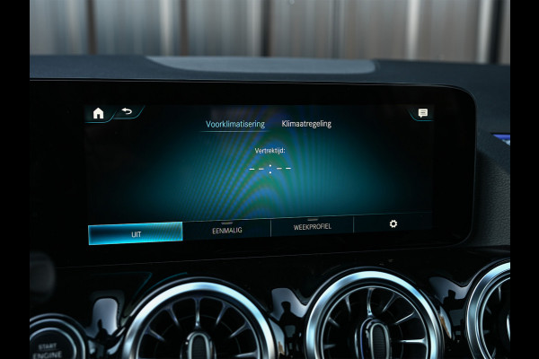 Mercedes-Benz GLA 250 e AMG Line · Panoramadak · Elektr. verst. stoelen · Ambiance sfeerverlichting · Stoelverwarming · Achteruitrijcamera ·