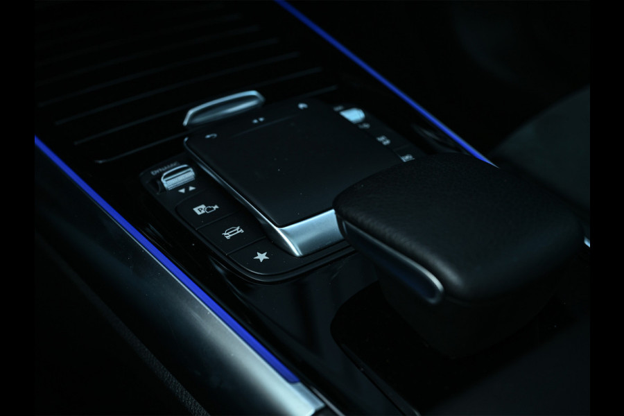 Mercedes-Benz GLA 250 e AMG Line · Panoramadak · Elektr. verst. stoelen · Ambiance sfeerverlichting · Stoelverwarming · Achteruitrijcamera ·