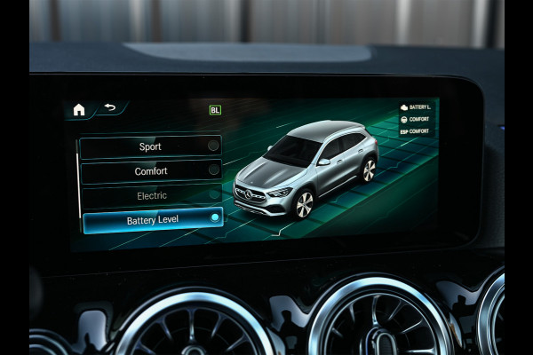 Mercedes-Benz GLA 250 e AMG Line · Panoramadak · Elektr. verst. stoelen · Ambiance sfeerverlichting · Stoelverwarming · Achteruitrijcamera ·