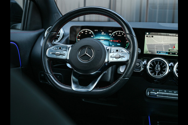 Mercedes-Benz GLA 250 e AMG Line · Panoramadak · Elektr. verst. stoelen · Ambiance sfeerverlichting · Stoelverwarming · Achteruitrijcamera ·