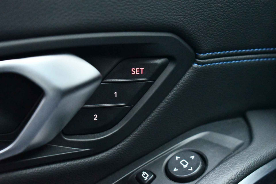 BMW 3 Serie Touring 330e M-Sport Pro Pano M-zetels ACC HUD HiFi 19inch