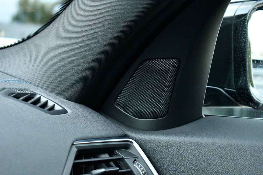 BMW 3 Serie Touring 330e M-Sport Pro Pano M-zetels ACC HUD HiFi 19inch