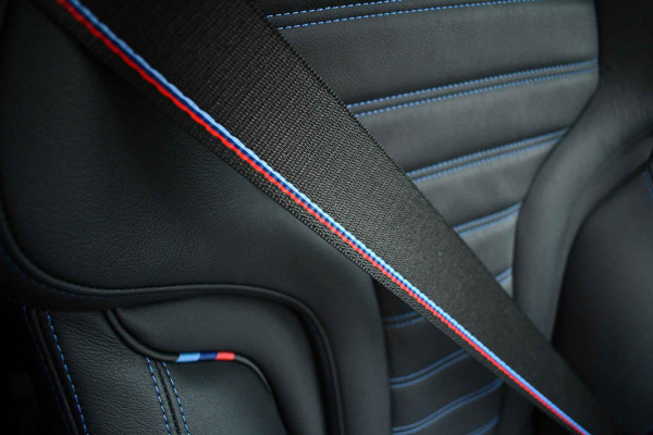 BMW 3 Serie Touring 330e M-Sport Pro Pano M-zetels ACC HUD HiFi 19inch