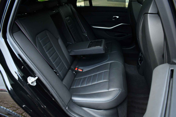 BMW 3 Serie Touring 330e M-Sport Pro Pano M-zetels ACC HUD HiFi 19inch