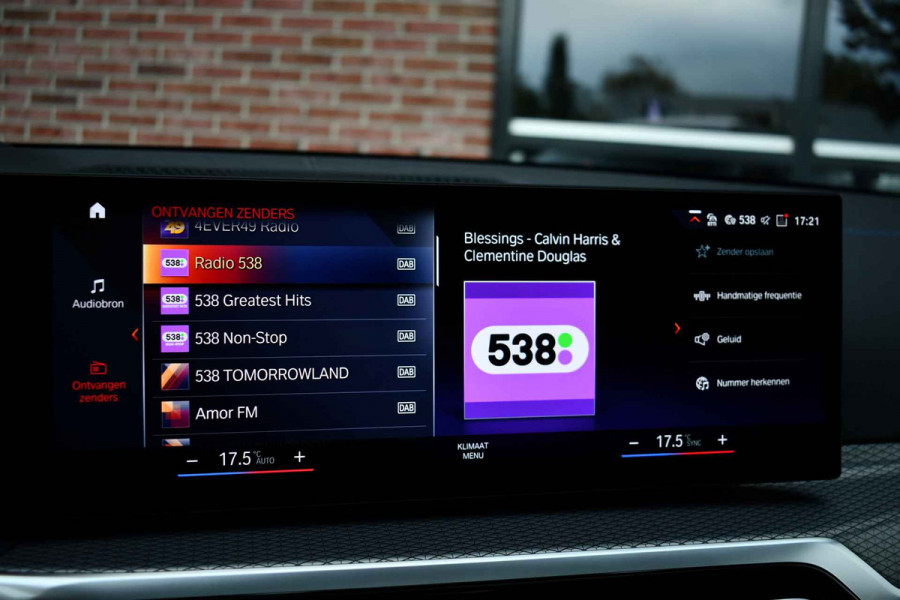 BMW 3 Serie Touring 330e M-Sport Pro Pano M-zetels ACC HUD HiFi 19inch