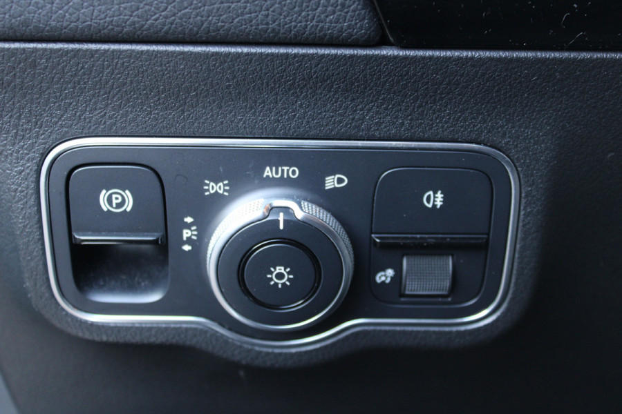 Mercedes-Benz EQA 250 AMG Line 67 kWh SOh 96,3% SFEER NAVI LED 43000KM!!!