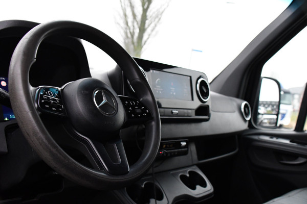 Mercedes-Benz Sprinter 319 V6 3.0 CDI L3H2 Black Edition Camera, Cruise, Carplay, LED, 10,5'' Mbux, 3500kg Trekhaak, Automaat, 190pk, Uniek!