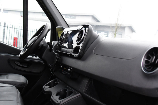 Mercedes-Benz Sprinter 319 V6 3.0 CDI L3H2 Black Edition Camera, Cruise, Carplay, LED, 10,5'' Mbux, 3500kg Trekhaak, Automaat, 190pk, Uniek!