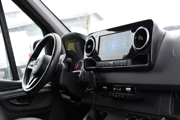 Mercedes-Benz Sprinter 319 V6 3.0 CDI L3H2 Black Edition Camera, Cruise, Carplay, LED, 10,5'' Mbux, 3500kg Trekhaak, Automaat, 190pk, Uniek!
