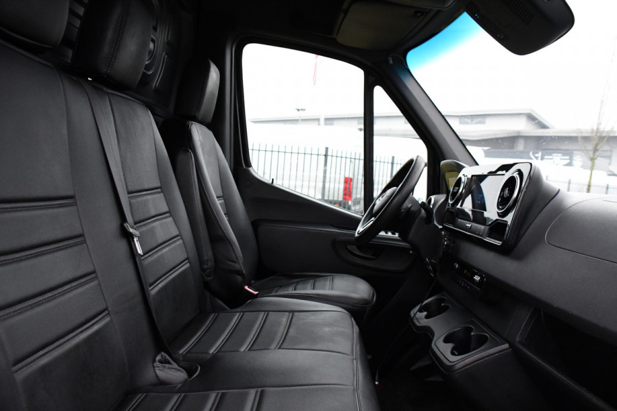 Mercedes-Benz Sprinter 319 V6 3.0 CDI L3H2 Black Edition Camera, Cruise, Carplay, LED, 10,5'' Mbux, 3500kg Trekhaak, Automaat, 190pk, Uniek!