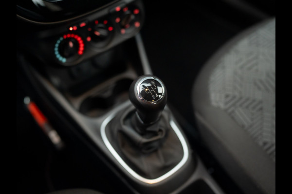 Opel Corsa 1.4 90Pk Favourite | Trekhaak afnb. | Navi | Apple Carplay/ Android Auto | Prijs Rijklaar!!