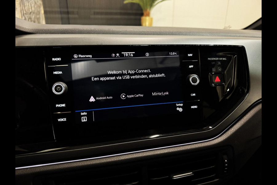 Volkswagen Taigo 1.0 TSI DSG 3x R-Line|PANO|VIRTUAL|KEYLESS|SFEER|IQ