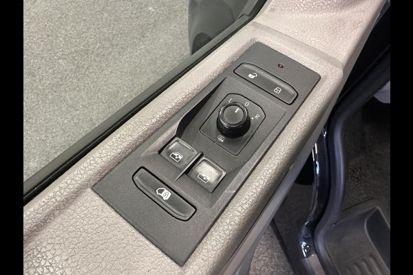 Volkswagen Transporter 2.0 TDI L1H1 110 pk Airco Cruise Control Trekhaak Navi